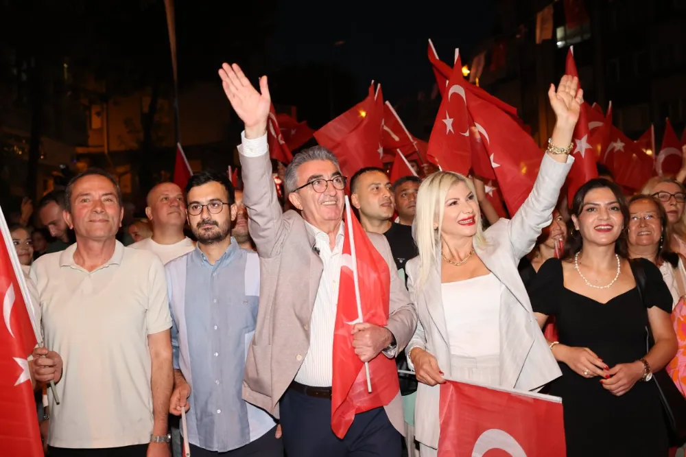 Bayrampaşada Coskulu Zafer Bayramı Kutlaması