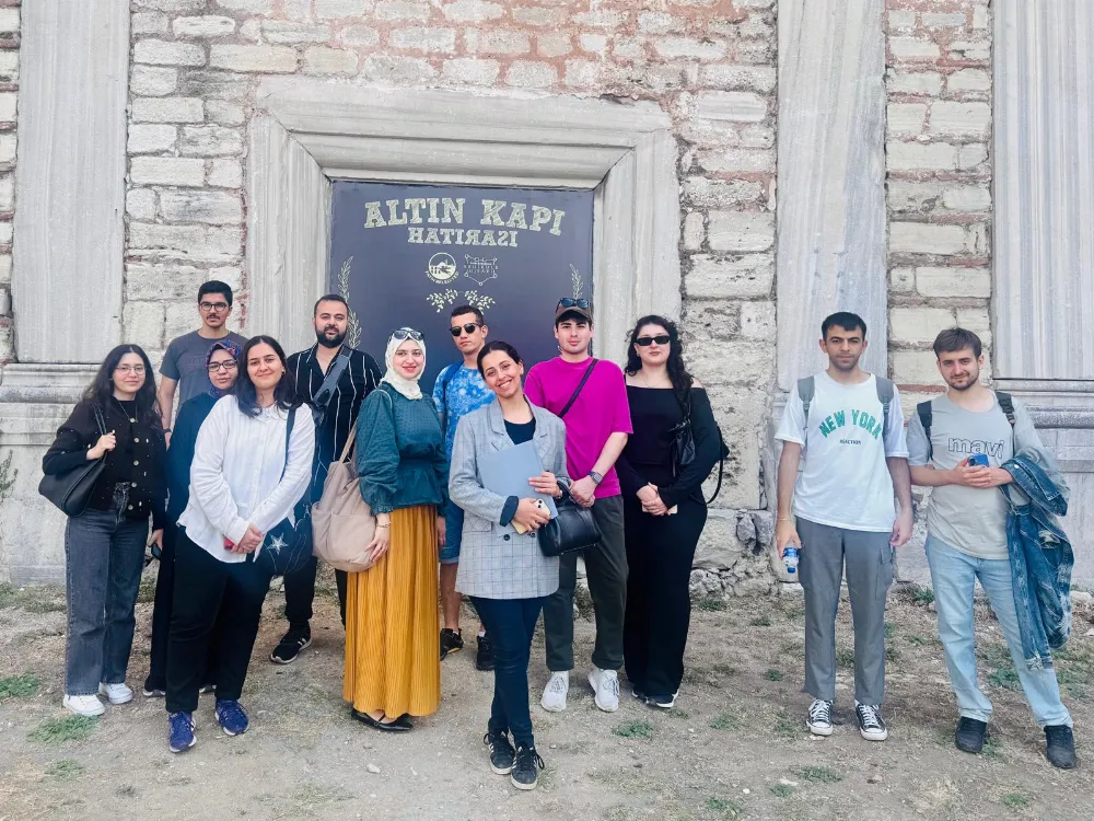 Fatihte Gençler Tarih Turuna Çıktı 