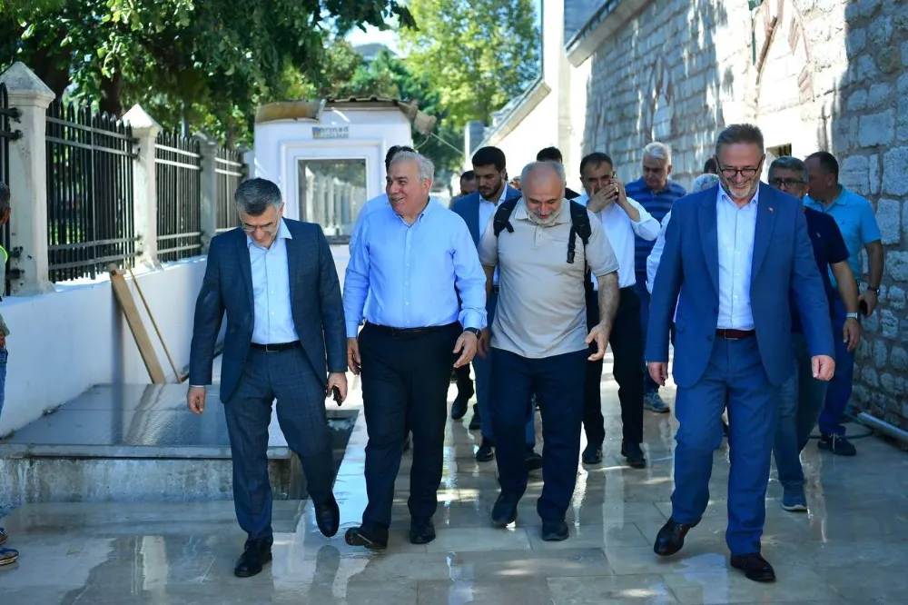 Restorasyonu Süren Medreseyi Başkan Turan Denetledi